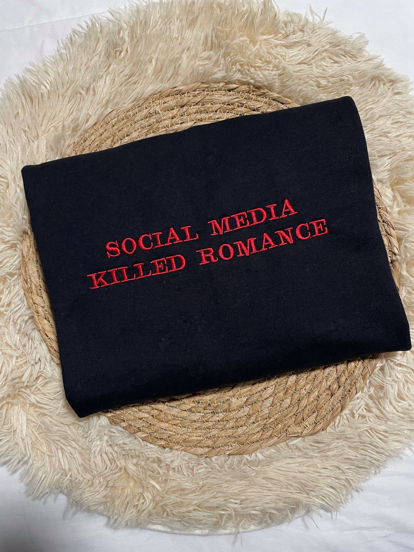 Sudadera "Social media killed romance"